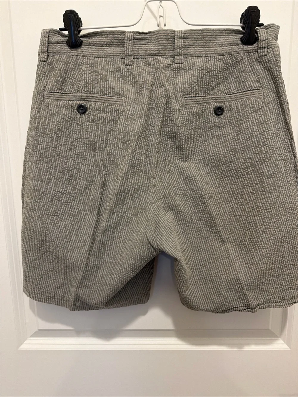 J. Crew Men's Textured Seersucker Flat Front Shorts - Gray